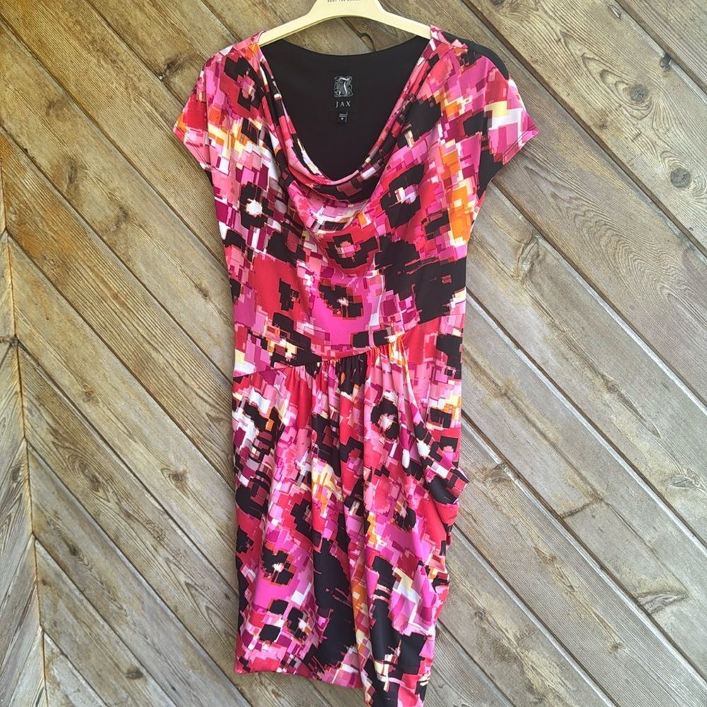 Jax dropped waist geometric cap sleeve dress size 8 red pink black